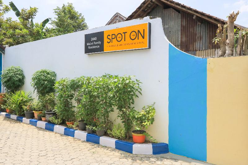 Spot On 2440 Wallet Family Residence - Genel