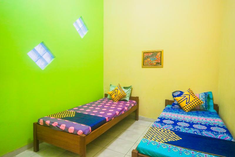 Spot On 2440 Wallet Family Residence - Oda