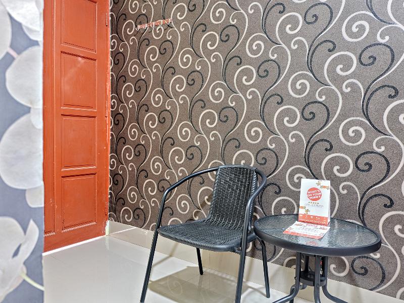 OYO 2595 Hotel Jinan Makassar - Oda