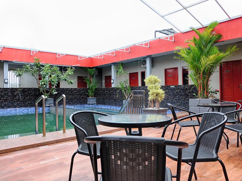 OYO 2595 Hotel Jinan Makassar - Havuz