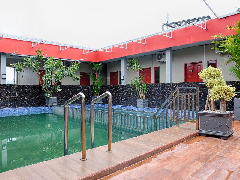 OYO 2595 Hotel Jinan Makassar - Havuz