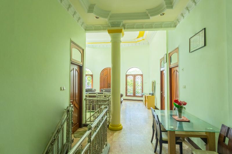 Senaz Guesthouse - Lobi