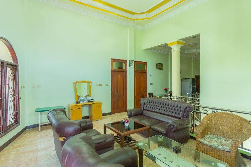 Senaz Guesthouse - Lobi