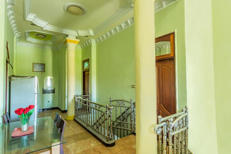 Senaz Guesthouse - Lobi