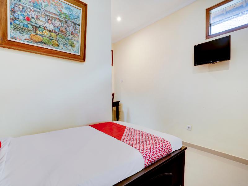 Oyo 1762 Hotel Astiti Graha Tanah Lot - Oda