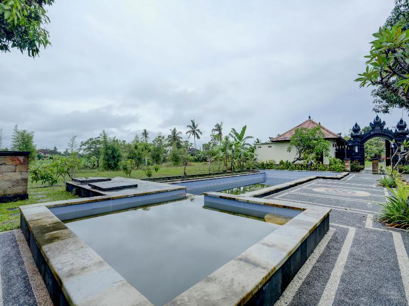 Oyo 1762 Hotel Astiti Graha Tanah Lot - Havuz