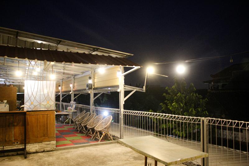 Capital O 2258 Santana Syariah Guest House - Restoran