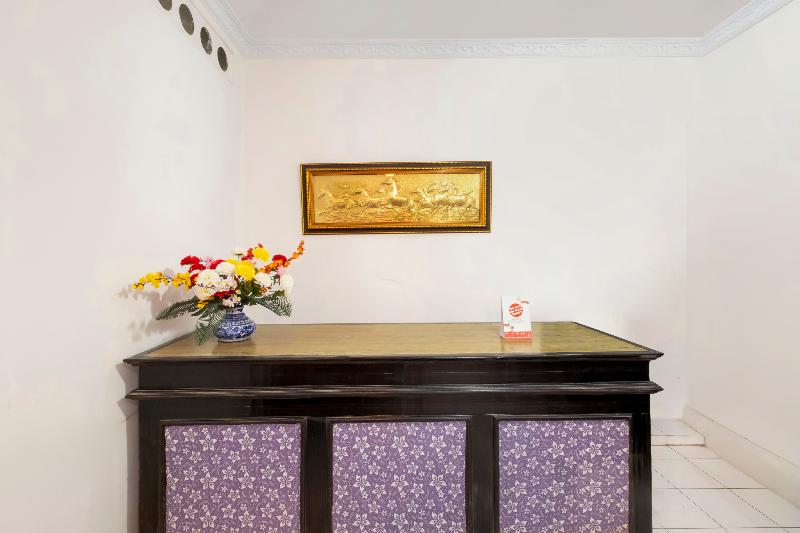 OYO 2394 Hotel Brosta - Lobi