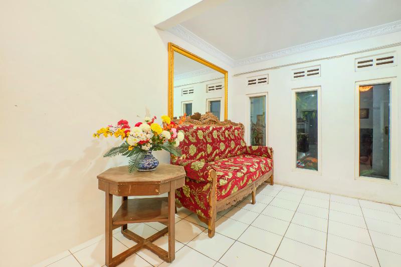 OYO 2394 Hotel Brosta - Lobi