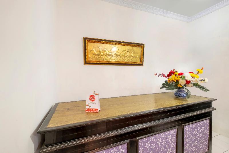 OYO 2394 Hotel Brosta - Lobi