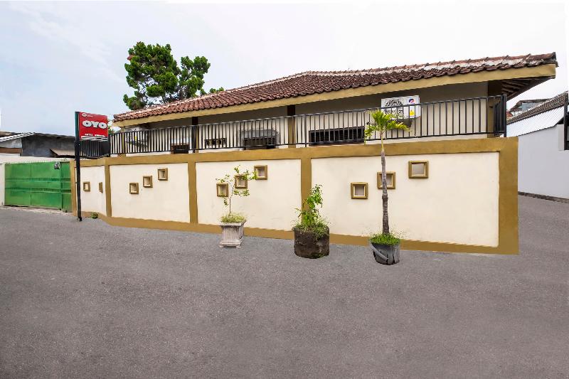 OYO 2394 Hotel Brosta - Genel