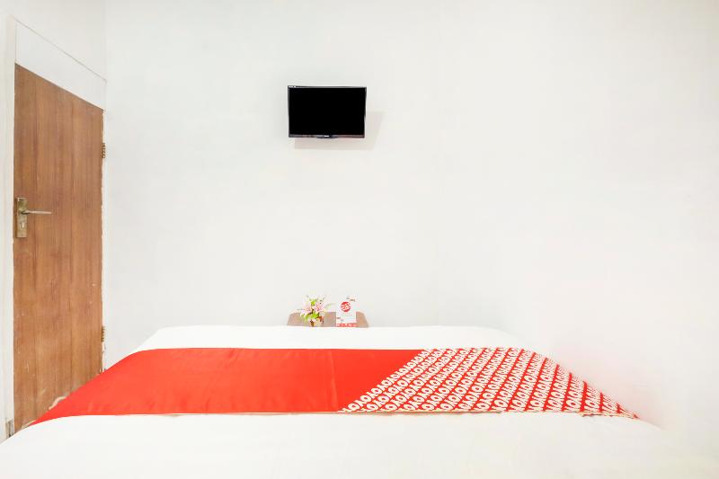 OYO 2394 Hotel Brosta - Oda
