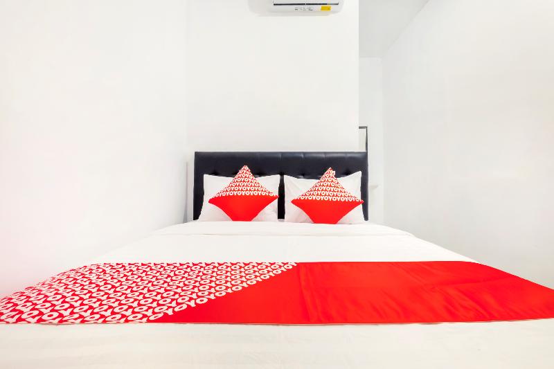 OYO 2394 Hotel Brosta - Oda