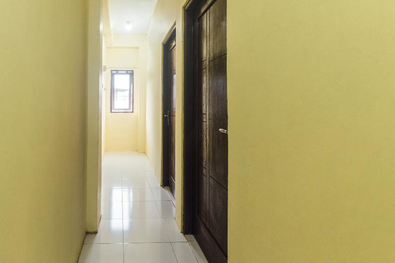 2165 Alyah Guest House Syariah - Lobi