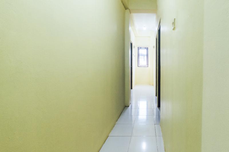 2165 Alyah Guest House Syariah - Lobi