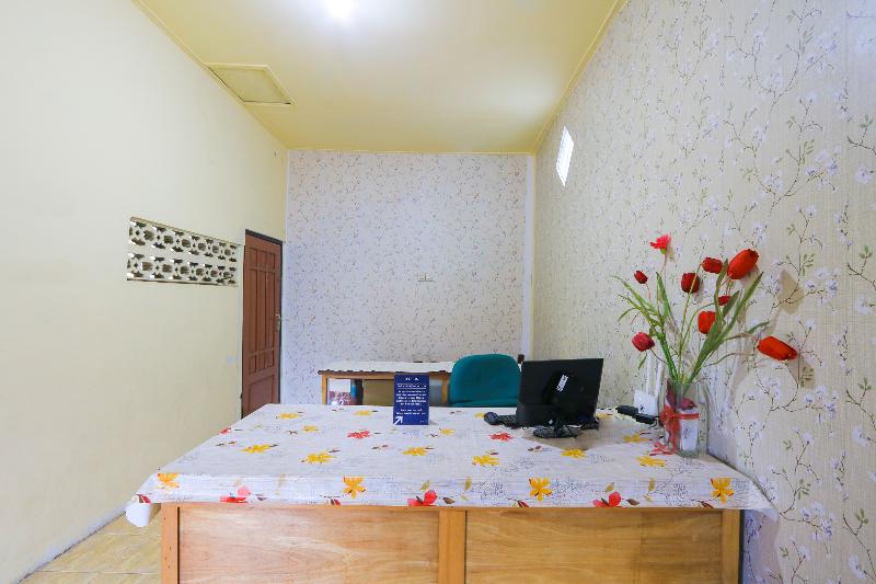 Spot On 2497 Pesona Guest House - Lobi