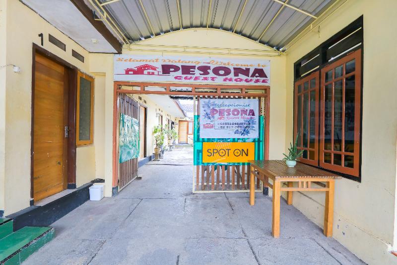Spot On 2497 Pesona Guest House - Lobi