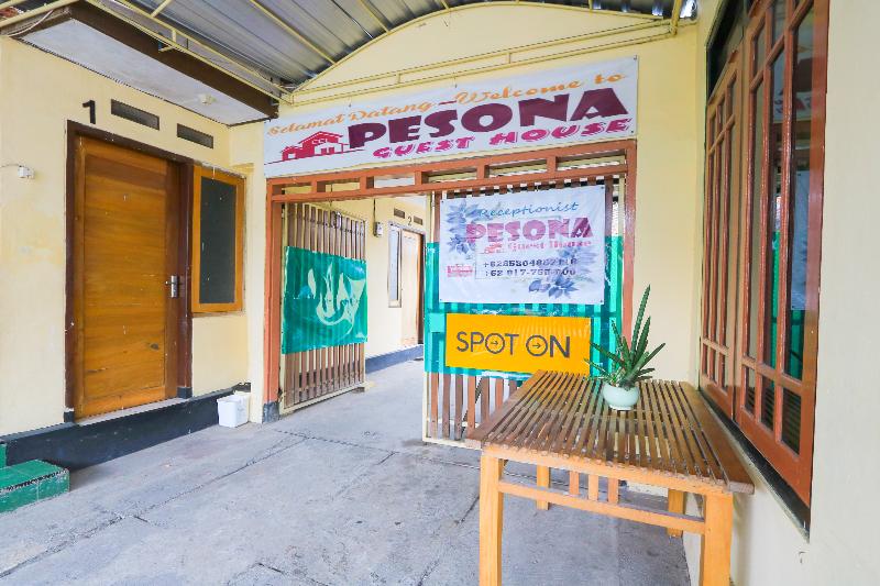 Spot On 2497 Pesona Guest House - Lobi