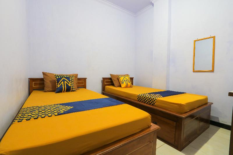 Spot On 2497 Pesona Guest House - Oda