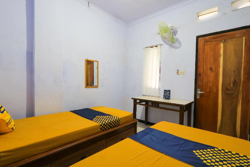 Spot On 2497 Pesona Guest House - Oda