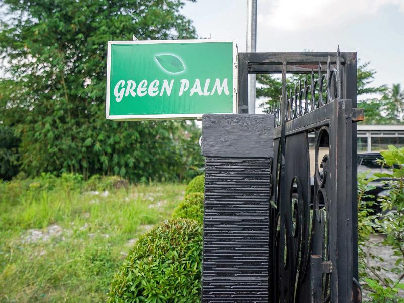 Oyo 1266 Green Palm Kostel Syariah - Lobi