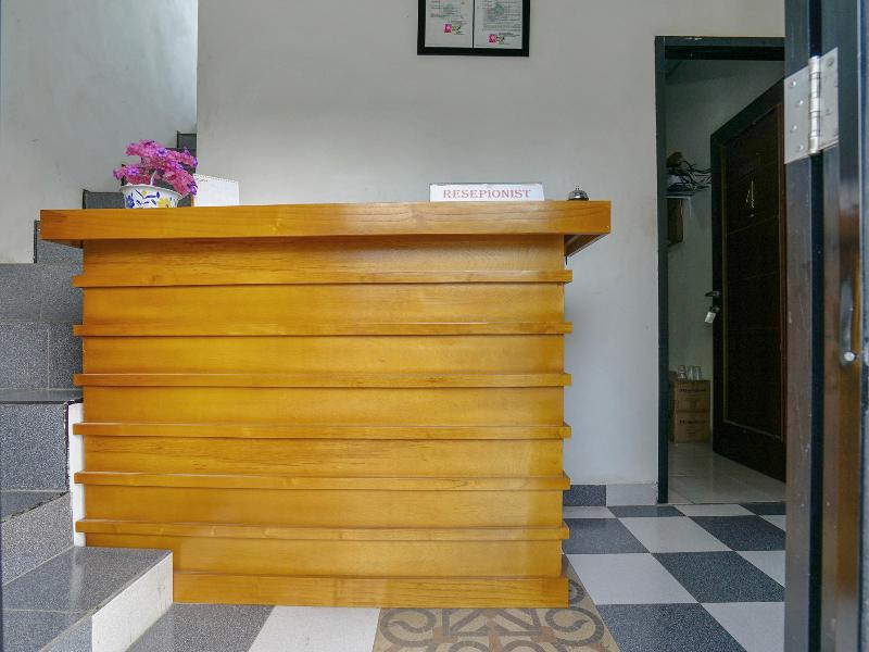 Oyo 1266 Green Palm Kostel Syariah - Lobi