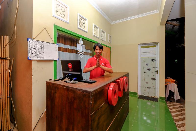 1793 Kuta Circle Homestay - Lobi