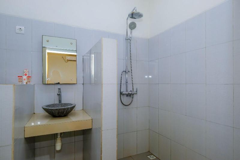 1793 Kuta Circle Homestay - Oda