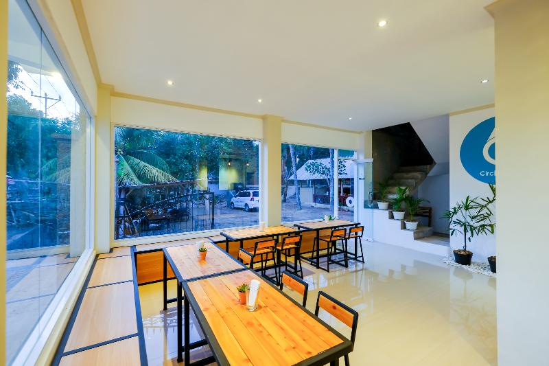 1793 Kuta Circle Homestay - Restoran