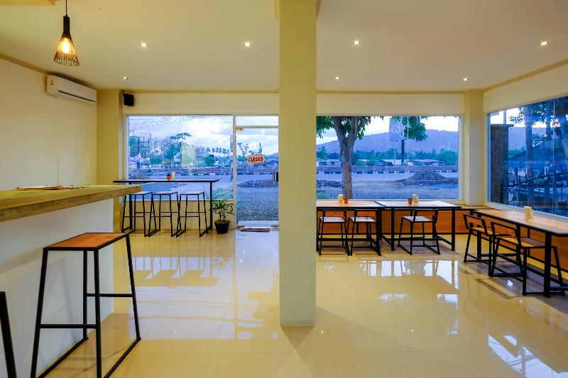 1793 Kuta Circle Homestay - Restoran