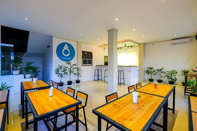 1793 Kuta Circle Homestay - Restoran