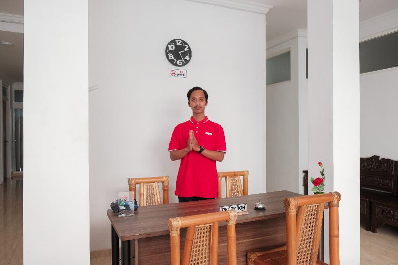 Oyo 1454 111 Residence - Lobi
