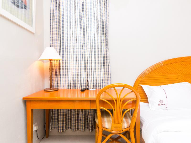 Oyo 1867 Kara Guest House - Oda