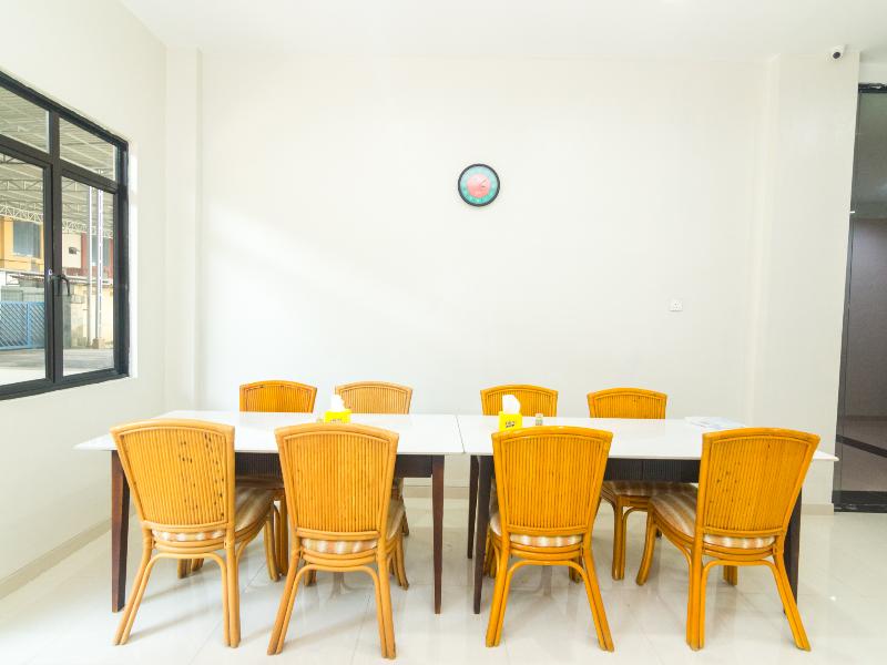 Oyo 1867 Kara Guest House - Restoran
