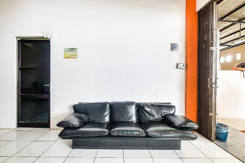 SPOT ON 2451 Camel Residence - Lobi