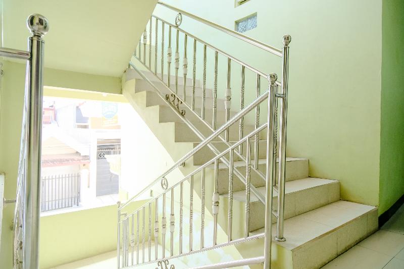 Oyo 2508 Alba Suites Homestay - Lobi