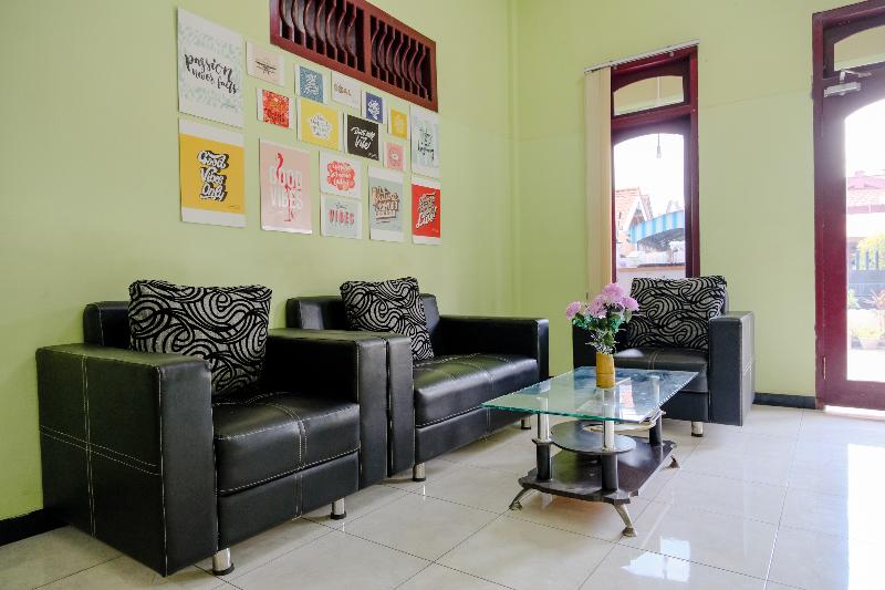 Oyo 2508 Alba Suites Homestay - Lobi