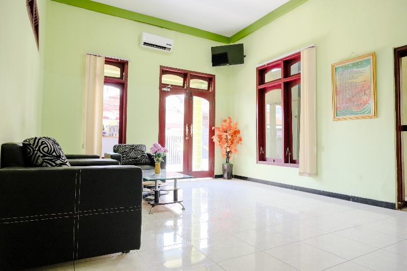 Oyo 2508 Alba Suites Homestay - Lobi
