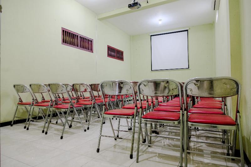 Oyo 2508 Alba Suites Homestay - Toplantı