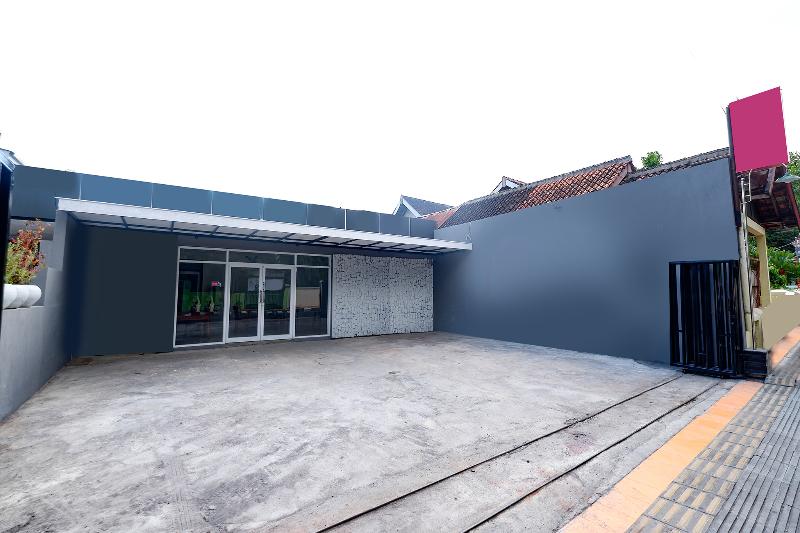 Perdana Kasih Hotel Klaten by ZUZU - Genel