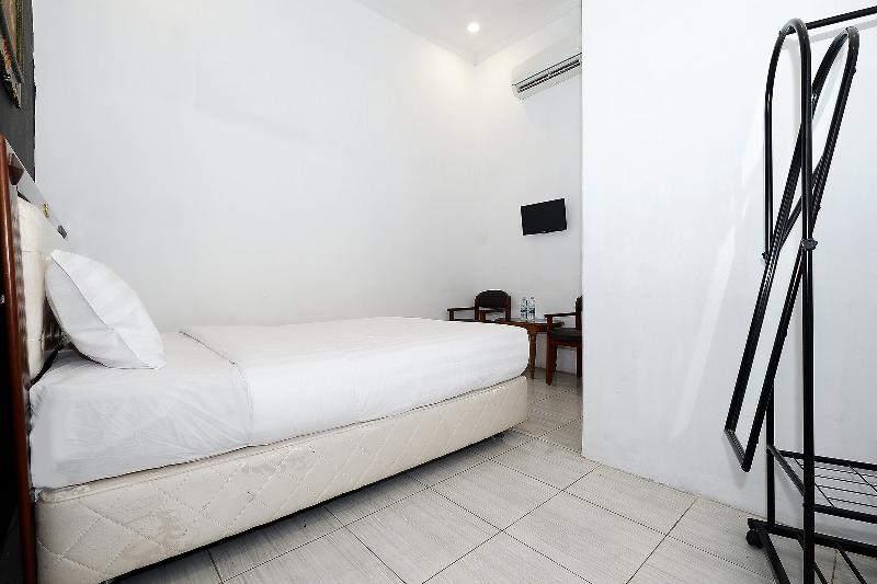 Perdana Kasih Hotel Klaten by ZUZU - Oda