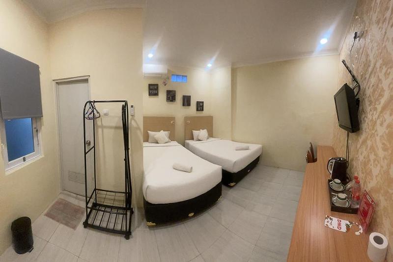 Perdana Kasih Hotel Klaten by ZUZU - Oda