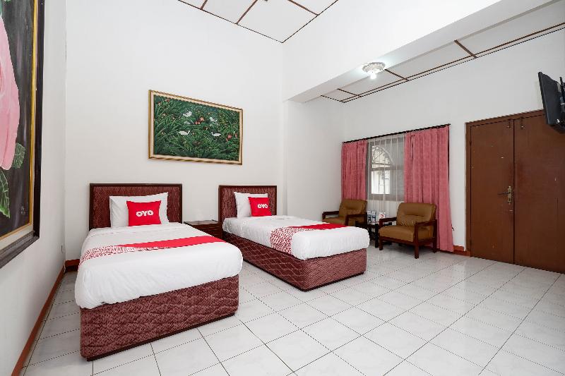 Oyo 1644 Hotel Griya Kencana - Oda