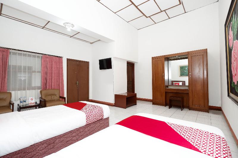 Oyo 1644 Hotel Griya Kencana - Oda