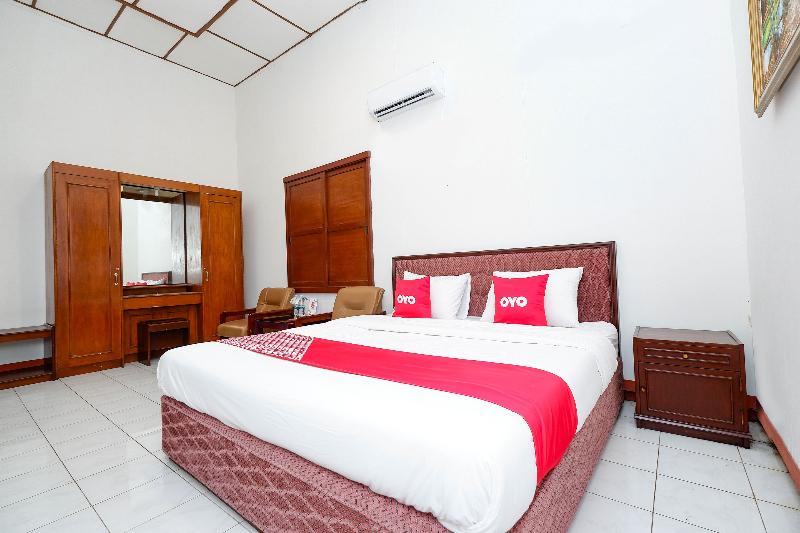 Oyo 1644 Hotel Griya Kencana - Oda