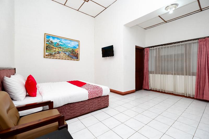 Oyo 1644 Hotel Griya Kencana - Oda