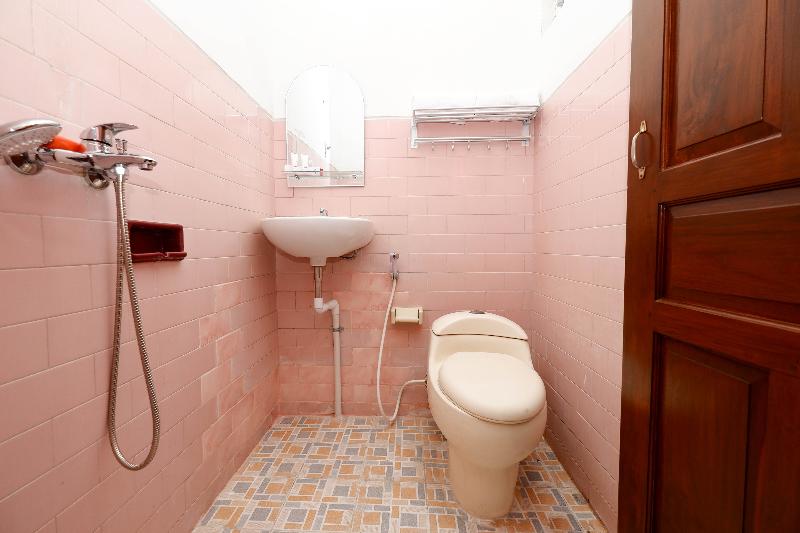 Oyo 1644 Hotel Griya Kencana - Oda