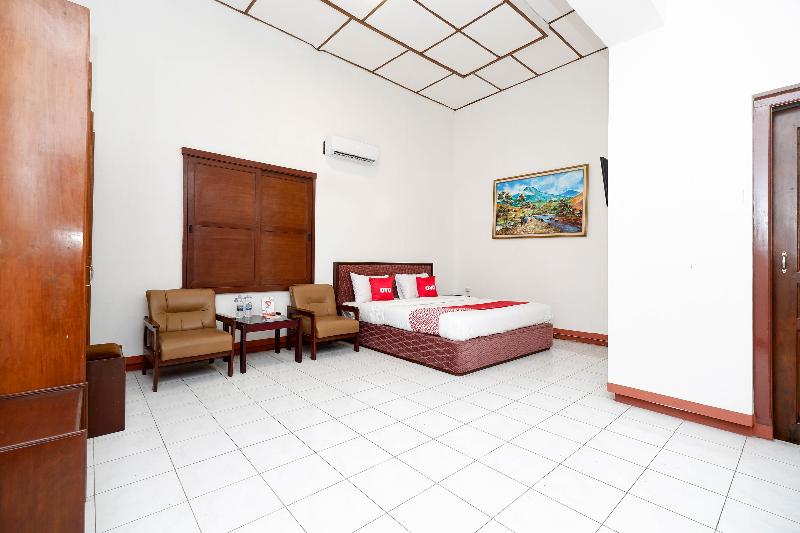 Oyo 1644 Hotel Griya Kencana - Oda
