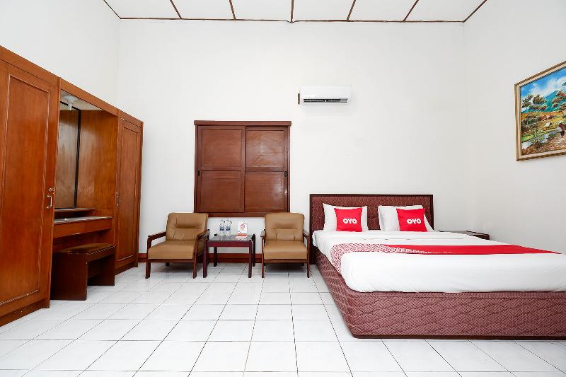 Oyo 1644 Hotel Griya Kencana - Oda