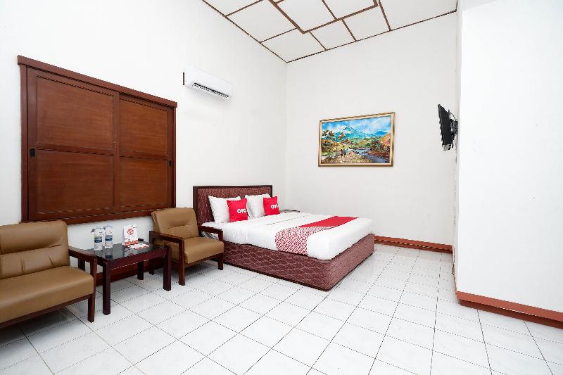 Oyo 1644 Hotel Griya Kencana - Oda
